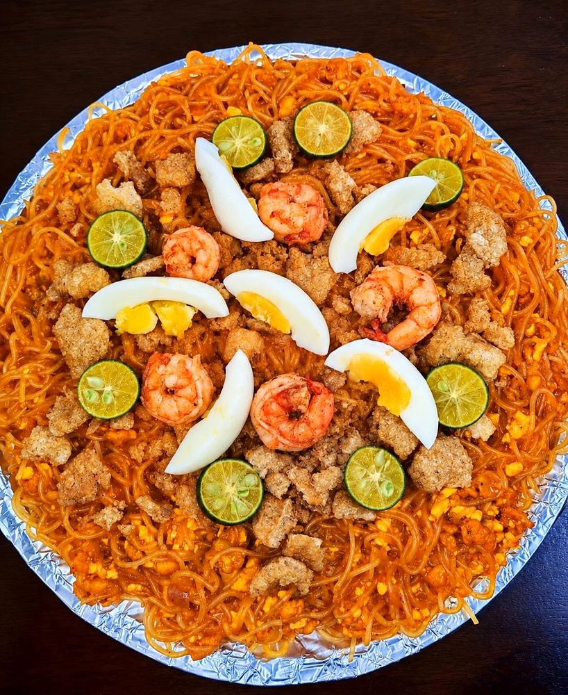 Pancit party tray from Maison Letreize